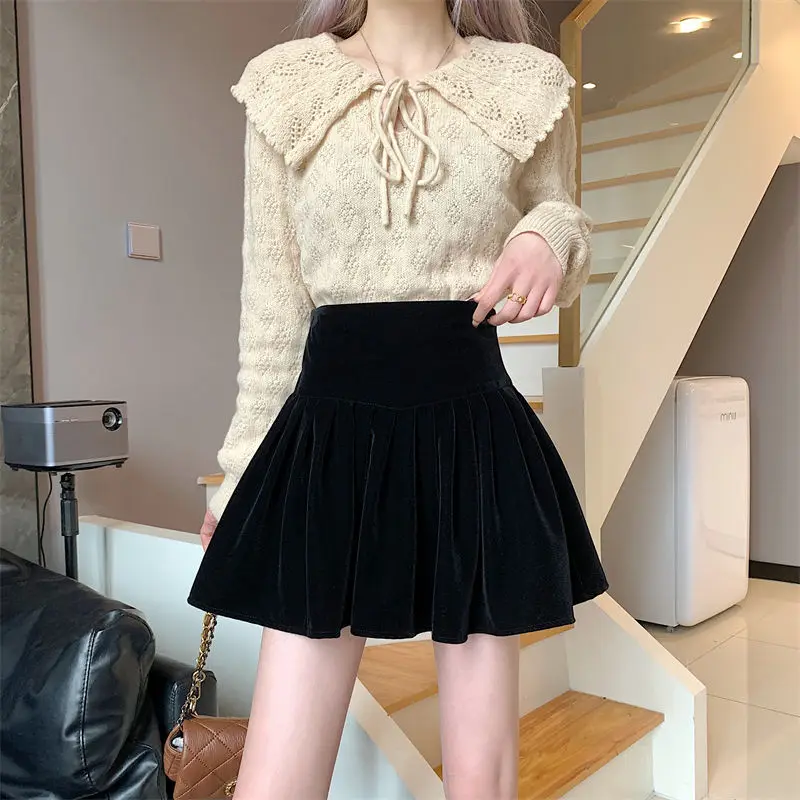Autumn Winter Black Pleated Skirt for Women Velvet Cute A-line Mini Skirt Shorts Sweet Fashionable Korean Style Female Clothing 4