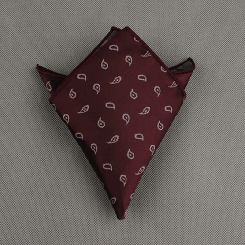 Рисунок 3 - Мужской костюм карманные квадраты