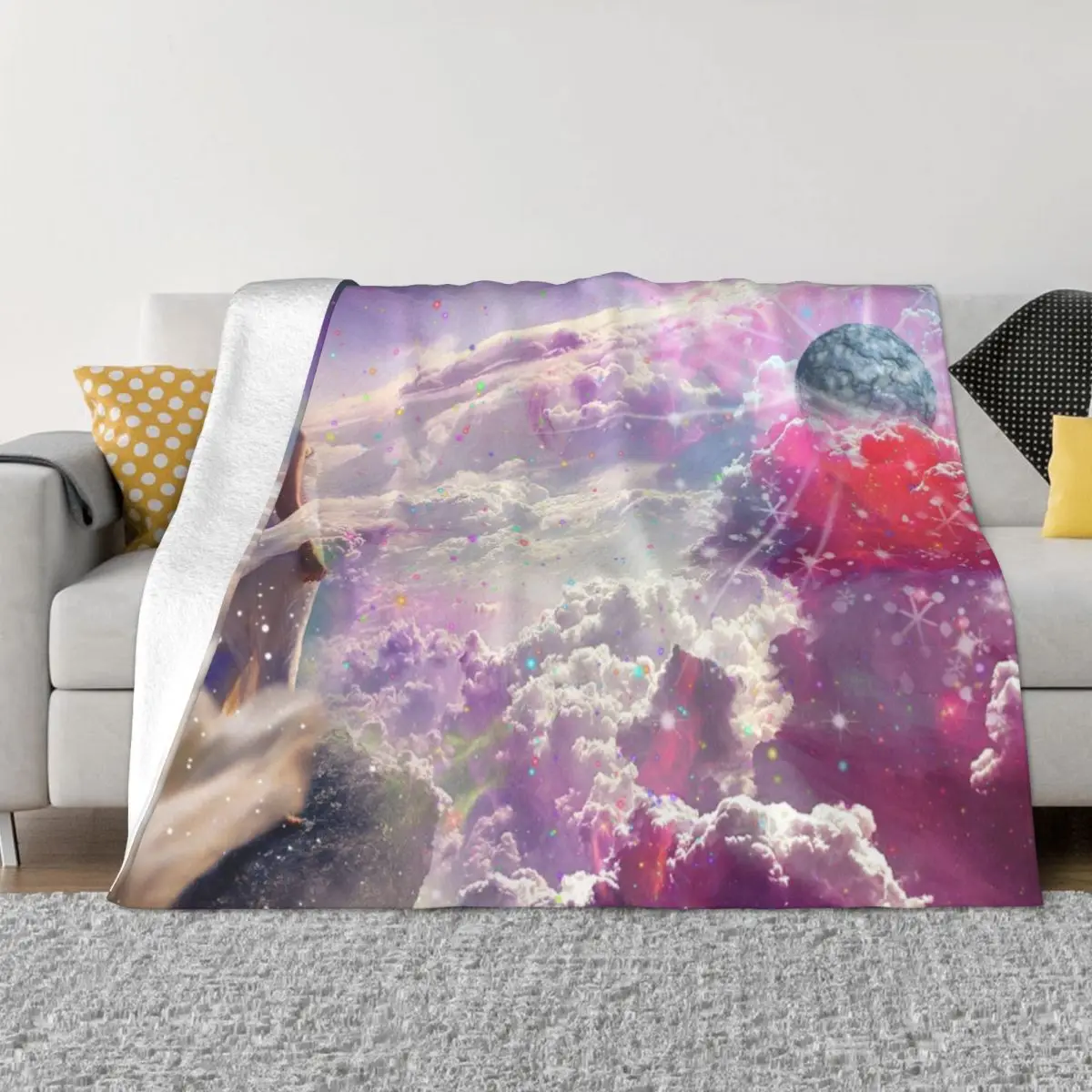 

Mythical Fantasy Sea Of Clouds Pink Portable Warm Throw Blankets for Bedding Travel
