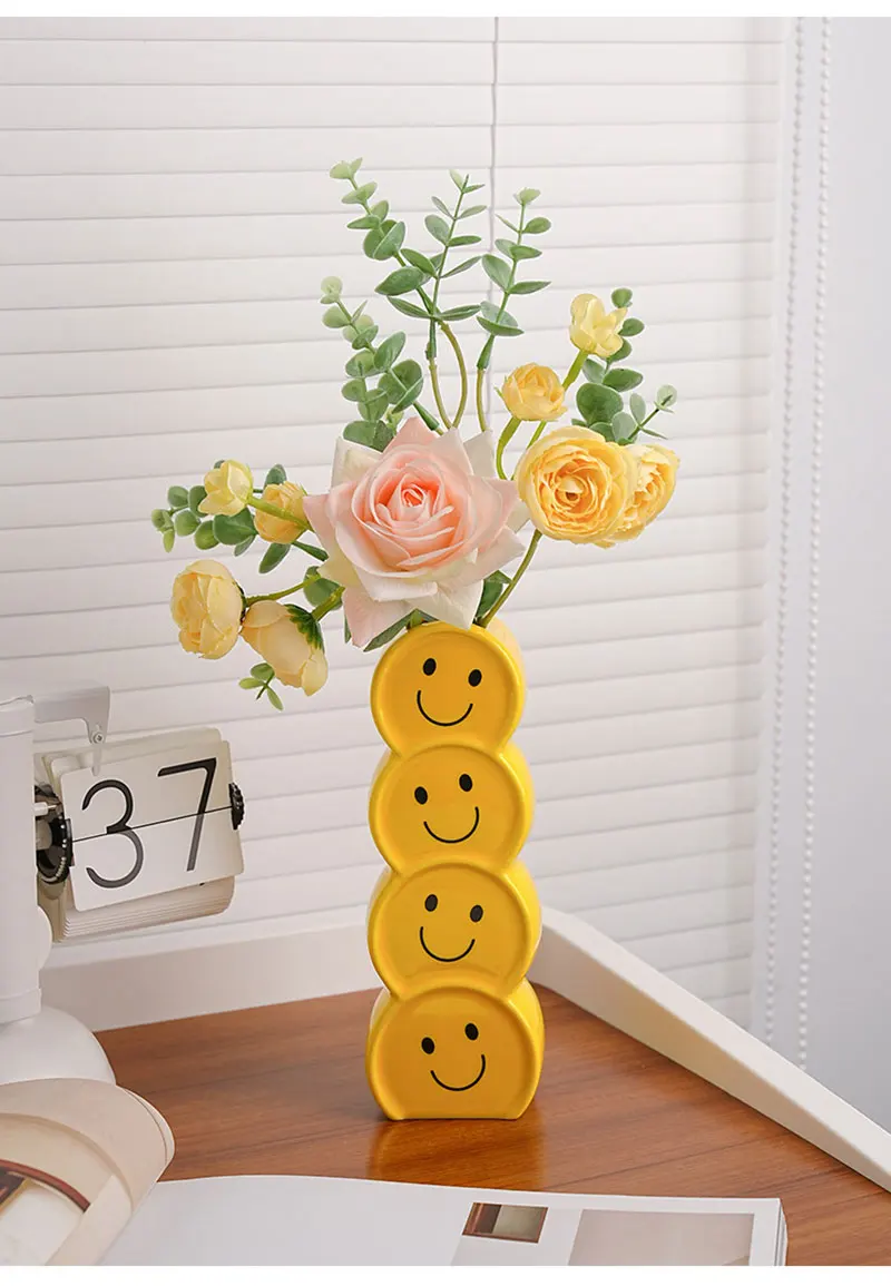 Ceramic Smiley Face Bud Vase