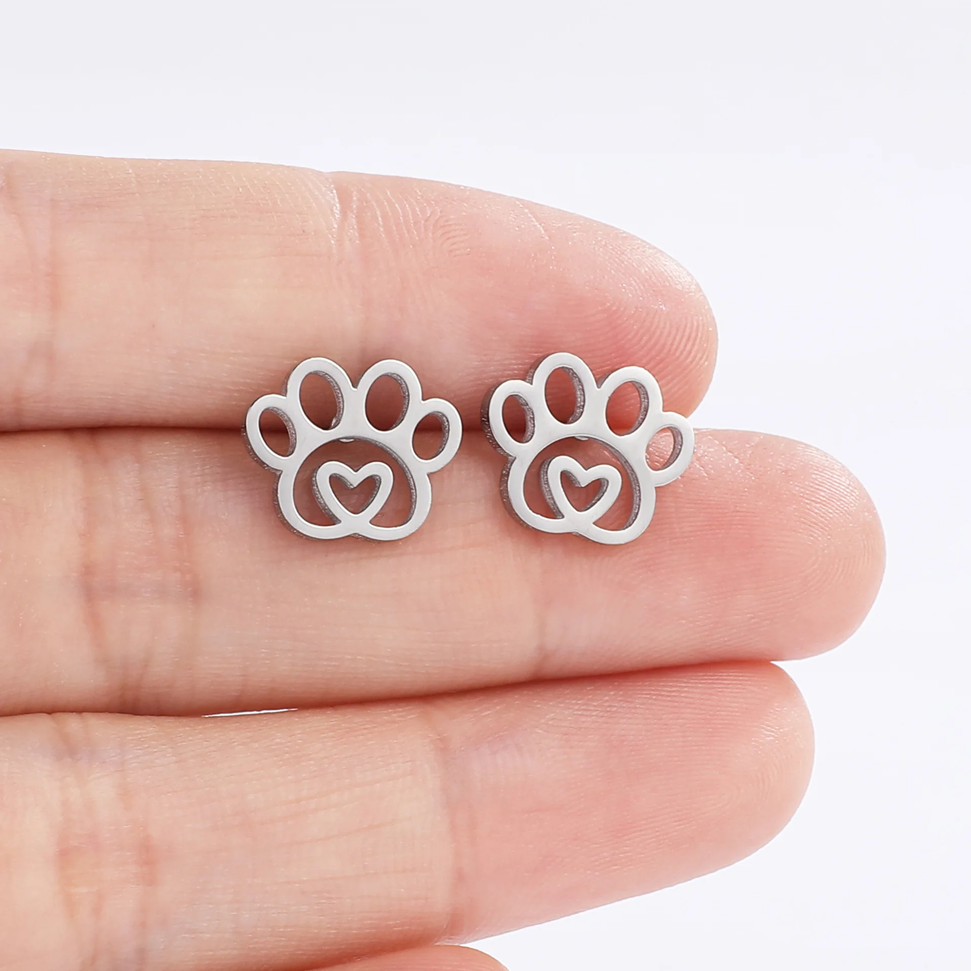 Stainless_steel_hollow_footprint_earrings_-_PeticaDeals