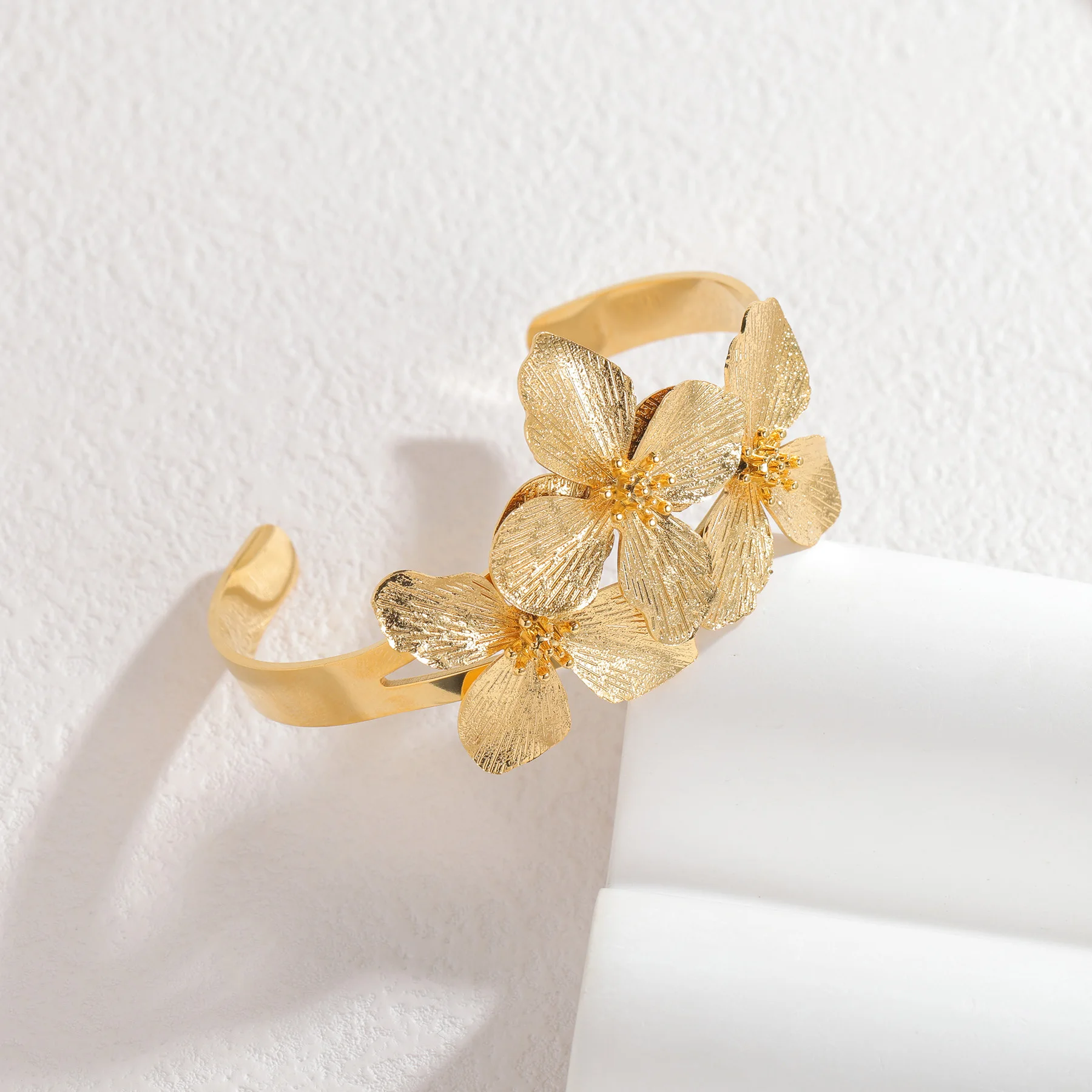 طقم أوركيد الذهبي الفاخر