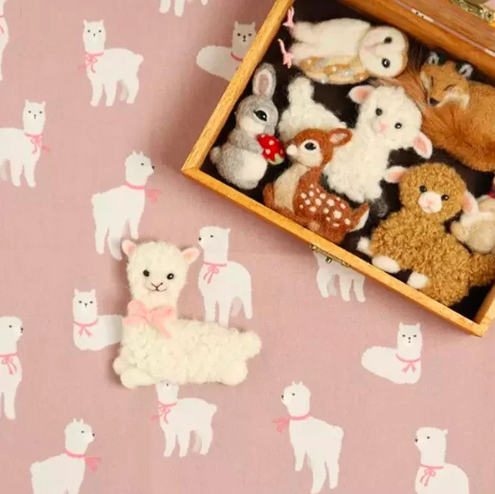 Little sheep Brooch gray brown wool needlepoint kit wool felt needle felting decoration craft needlecraft DIY handmade
