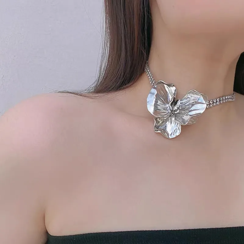 

Y2k Metal Petal Zircon Sparkle Women's Pendant Necklace Exaggerated Fashion Style Wedding Club Party Women Jewelry Jewelry 2023