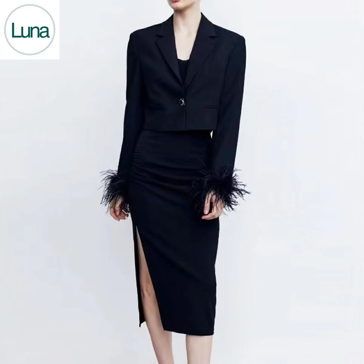 

2023 New Fashion Advanced Solid Ostrich Hair Long Sleeve Slim Fit Commuter Women's Suit Half Skirt Set