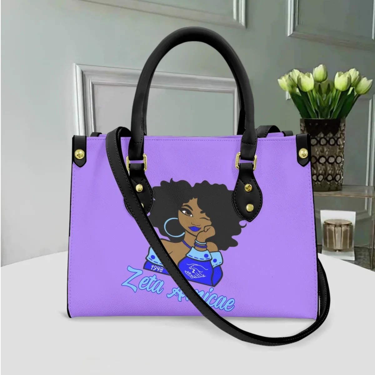 Рисунок 2 - Сумка-мессенджер Friends of Zeta