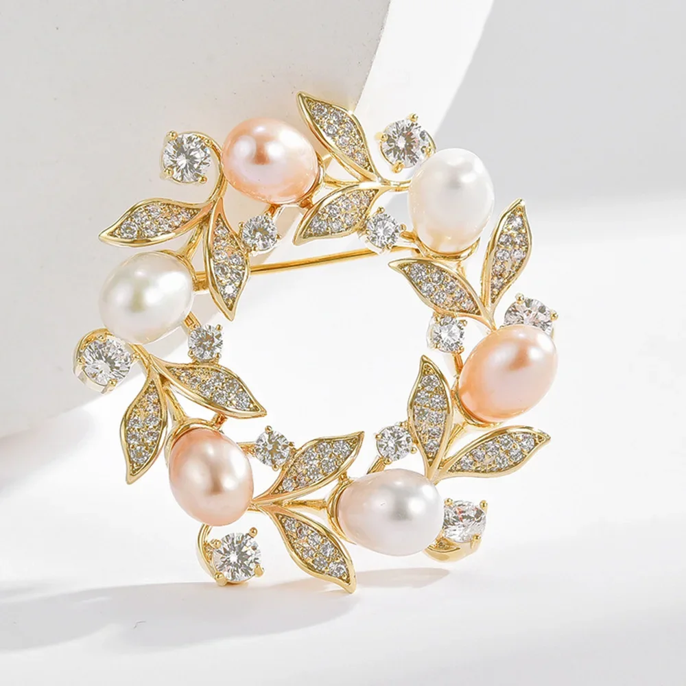 

New Pearl Rhinestone Wreath Butterfly Brooch for Women Baroque Trendy Elegant Circle Leaf Brooch Pins Party Wedding Gifts