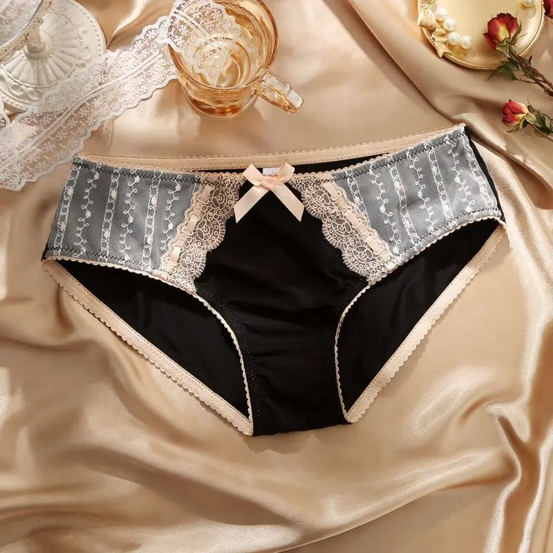 Comfortable Ice Silk Girls' Knickers Splicing See-through Mesh Lady Panties Sexy Wrap Buttocks Briefs Embroidery Lace Panties