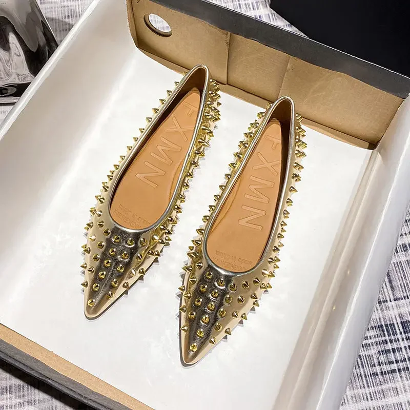 2024 New Luxury High Quality Shallow Mouth Pointed Flat Shoes Fashion Rivets Design Large Size Sexy Women's Single Shoes