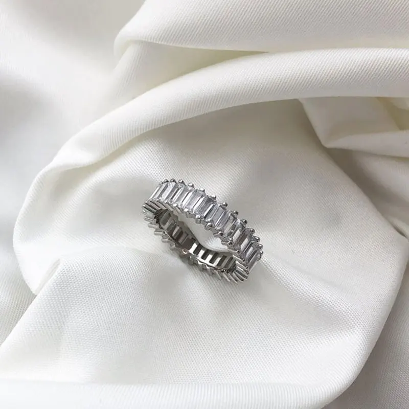 Knob스핀-2x4mm D VVS1 에메랄드 컷 전체 모사나이트 반지, 여성 남성  도금 18k 클래식 다이아몬드 이터니티 밴드