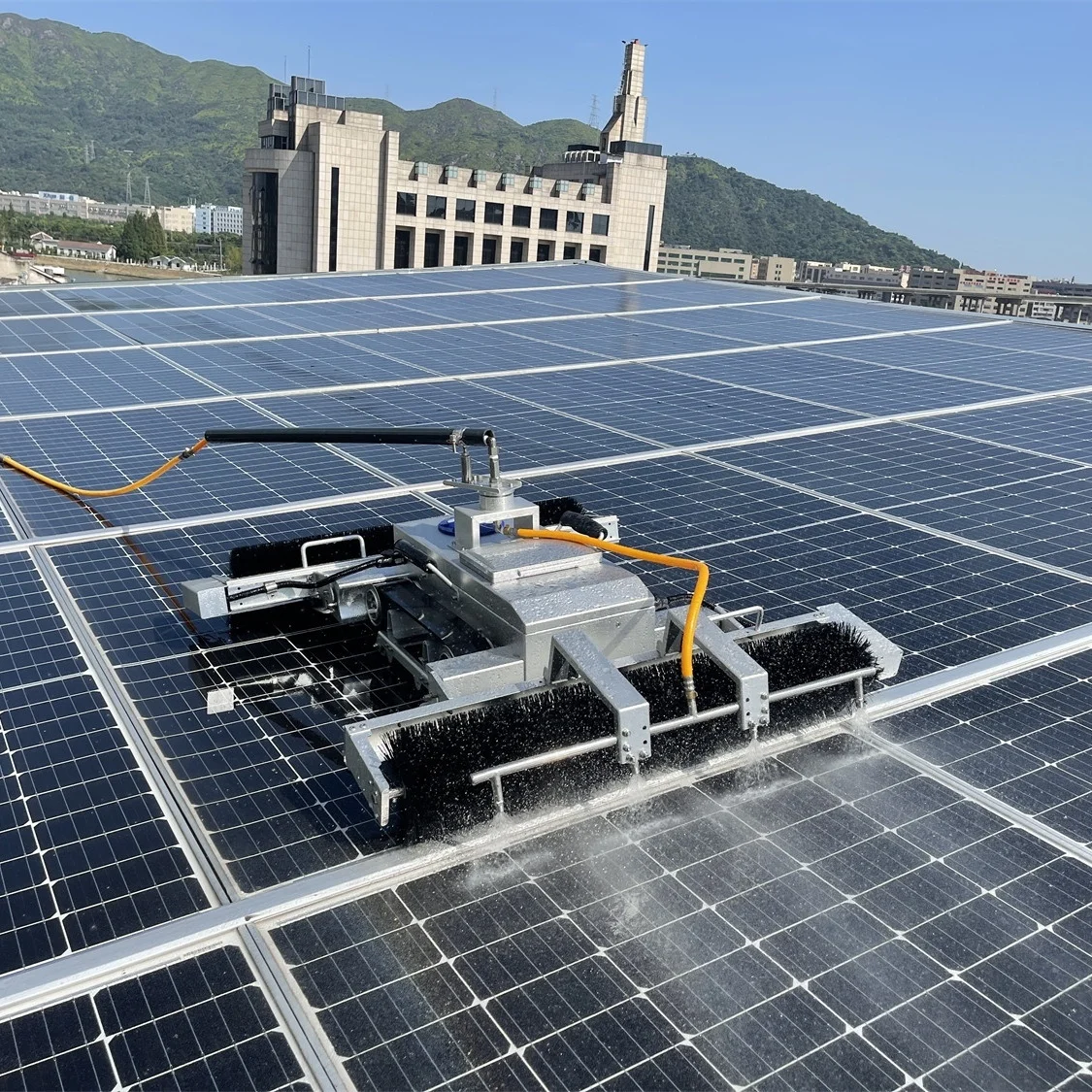 autonomous finishing cleaning robot for resident and commercial roof