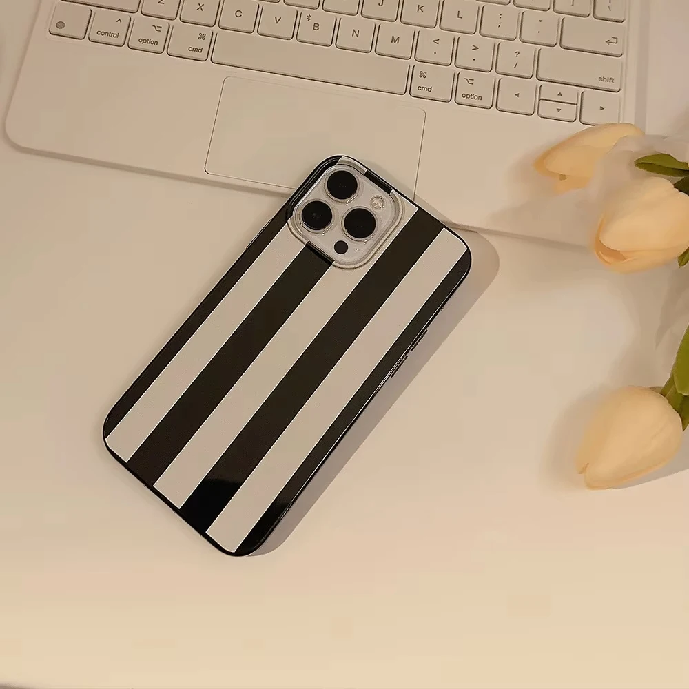 Fashion Retro White Striped Shockproof Silicone Phone Case