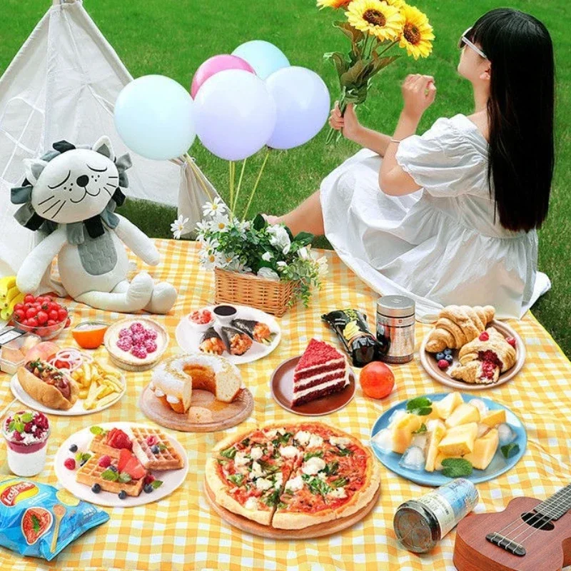 Foldable moisture-proof mat picnic mat  outdoor moisture-proof portable moisture-proof waterproof camping mat picnic mat