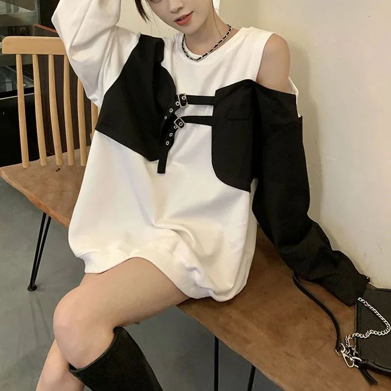 New Autumn Fashion Design with Contrast Off Shoulder Round Neck Loose Large Size Slim and Fashionable Women's Casual Sweater