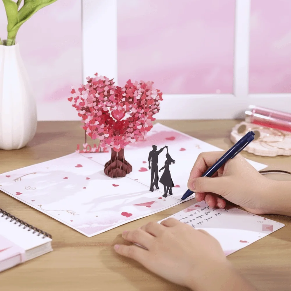 Valentine’s Day pop‑up greeting card gift idea photo