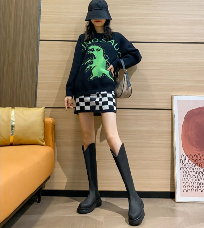 Lange Beine und mollige, neue MM2024-Ritterstiefel mit mattem Finish, nicht über das Knie reichende, warme Damenstiefel mit V-Ausschnitt und dicker Sohle_voghion.com