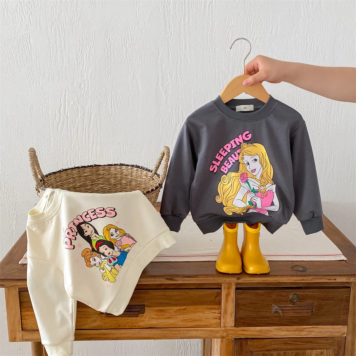 2024 Autumn Hot Kids Clothing Disney Princess Children's Top Girl's Fashion Loose Sweater Round Neck Casual Children's Wear 1