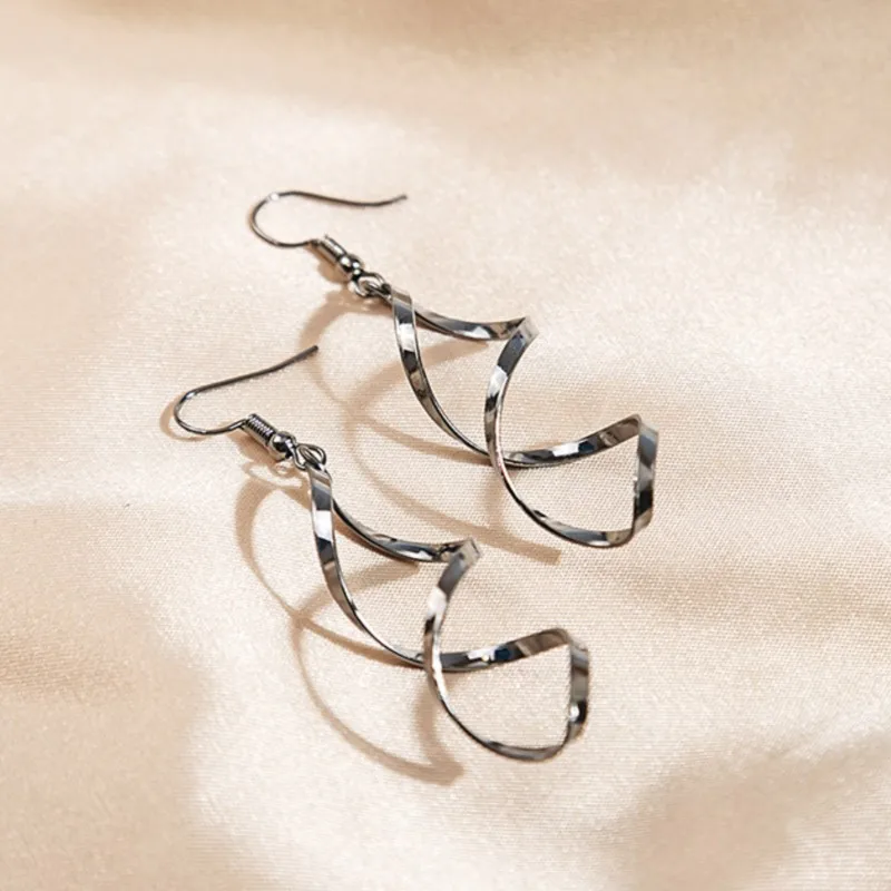 Personalized Spiral Curved Wave Tassel Drop Earrings for Women Korean Fashion Stud Earring Jewelry Accessories Pretty Gifts