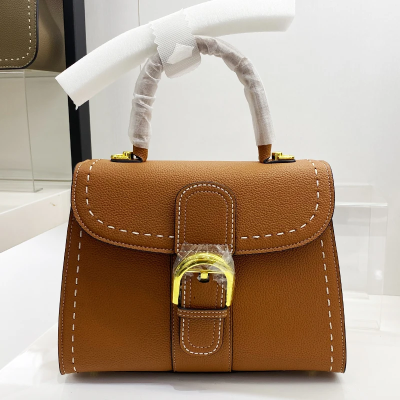 thumbnail image 1 of Bolsos clásicos para mujer, bolsos y carteras de diseñador de lujo, novedad 2024, en PU, textura de lichi, hebilla de cinturón, costuras, asa superior, hombro, 1 of 5