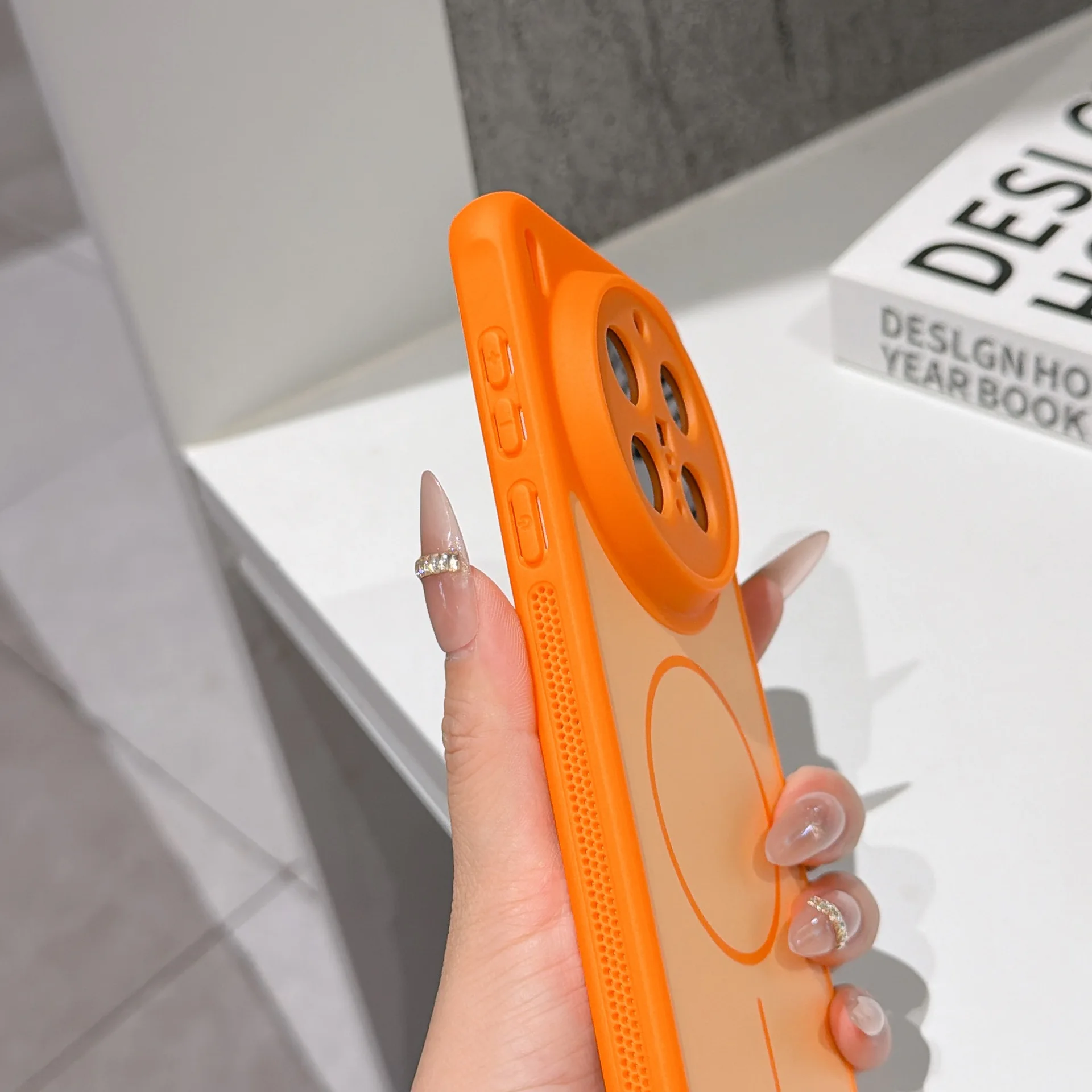 Magnetic Heat-Dissipating Soft Colorblock Velvet-Lined Phone Case