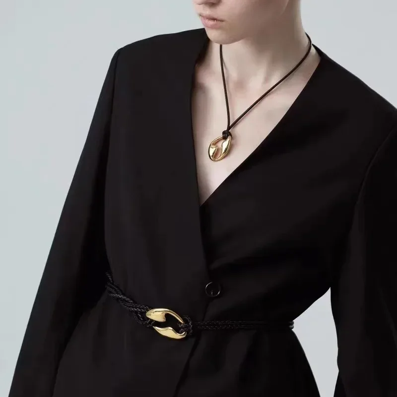 

LONDANY necklace New Autumn and Winter Large T-Ring Long Necklace Fashionable Retro Advanced Sweater Chain for Women