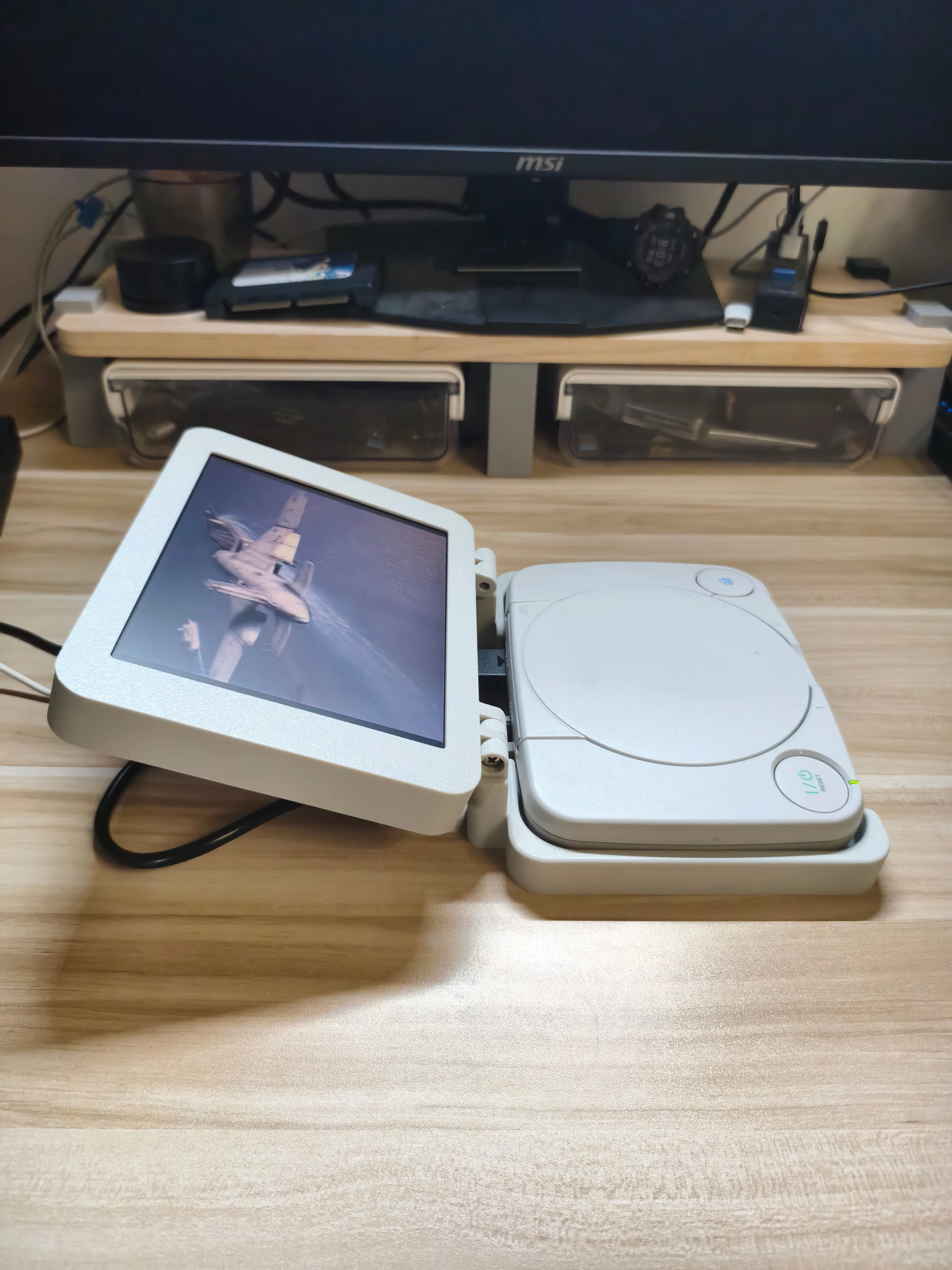 play Station  PS  one  液晶モニター Amazon.com: Sony PSone LCD Screen (SCPH-131) : Video Games