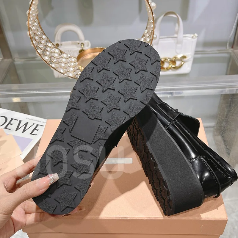 2024 New Women Leather Shoes Luxury Calfskin Thick Bottom Commuter Shoes Designer Retro One Stirrup Slip On Ladies Loafers