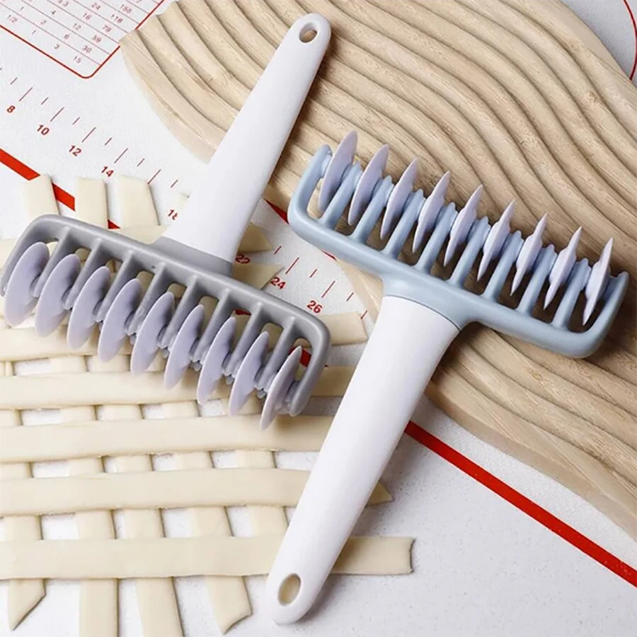 Creative PP Pizza Cutter Scutters Kitchen Multi-functional Sharp Handmade noodle hob non-slip handle Baking tool Accessories Kitchen