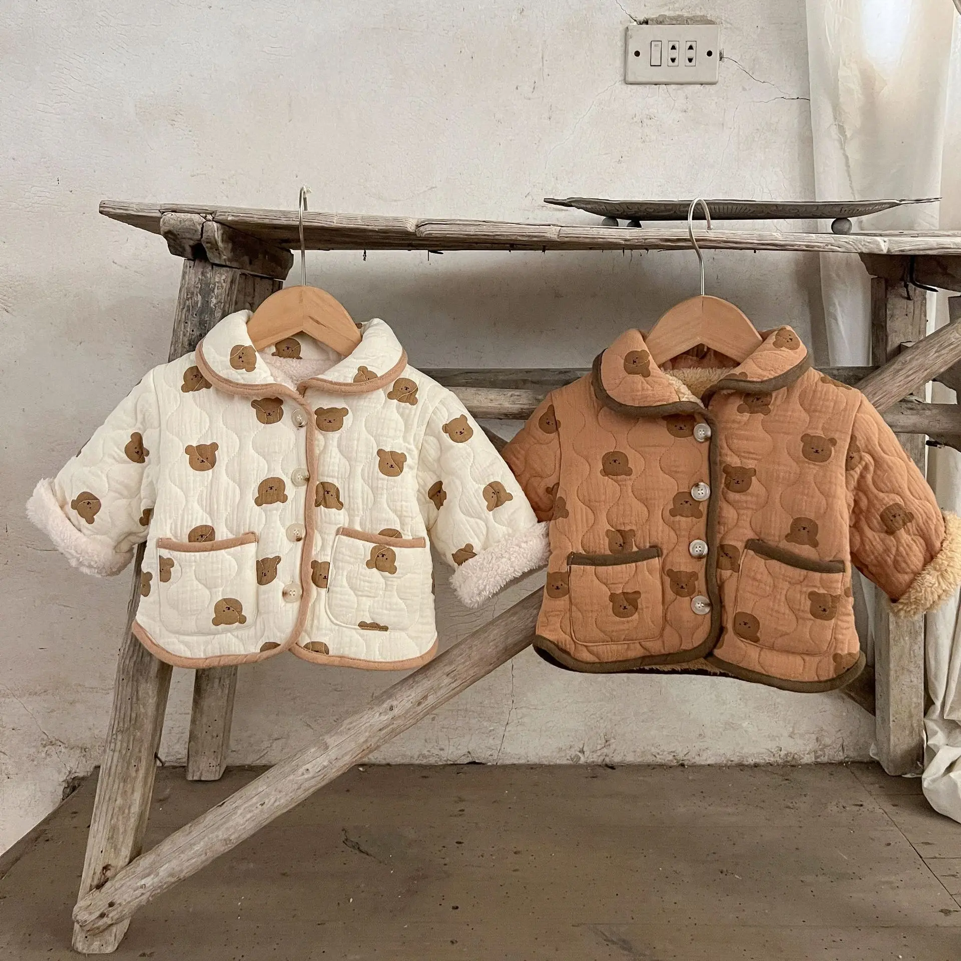 Ins Winter Newborn Girl Parkas Cotton Padded Bear Printed Turn Down Collar Baby Girl Jacket Plus Velvet Thicken Infant Coat