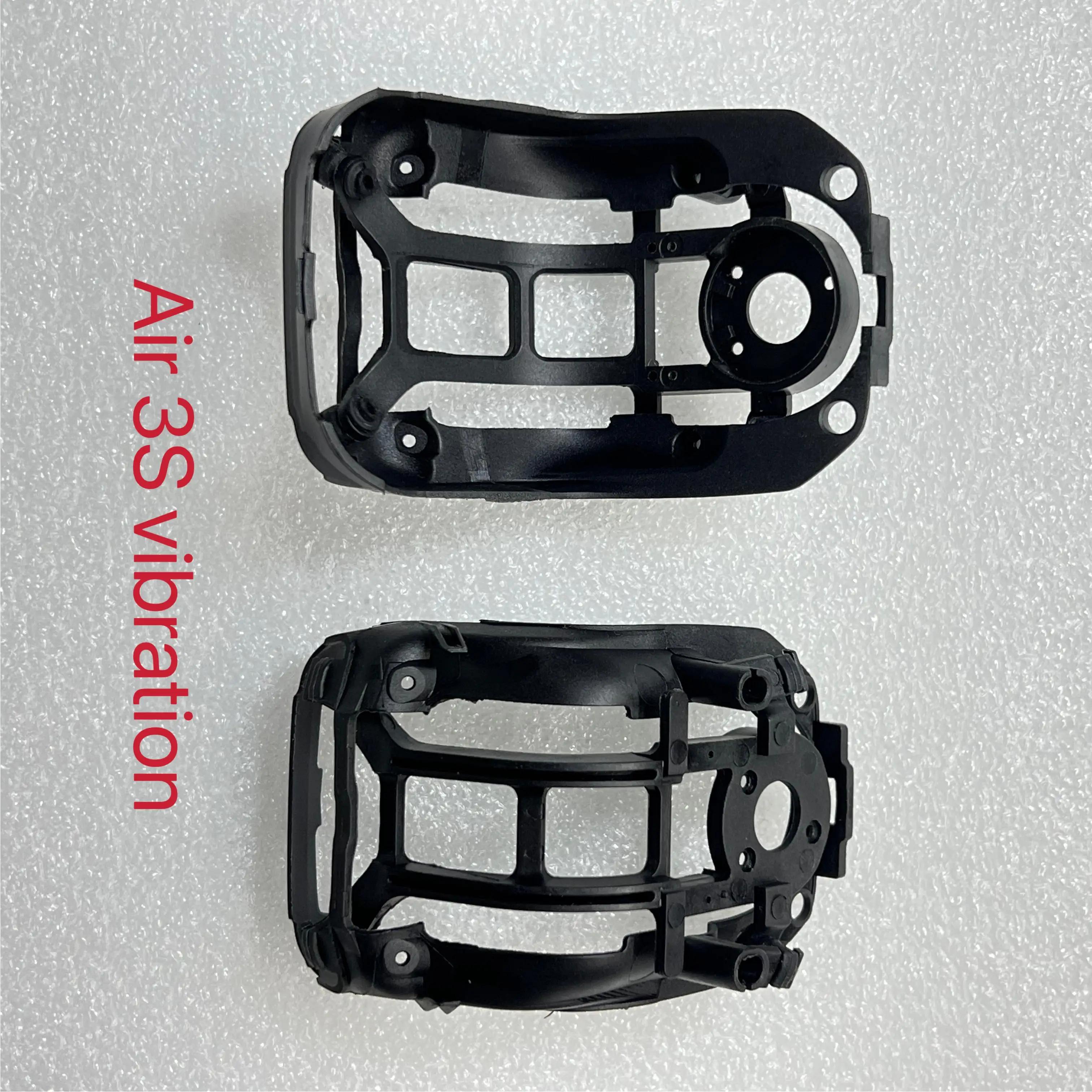 Amortisseur de vibrations pour DJI Air 3S installé sur le drone, avec vue du gimbal protégé.