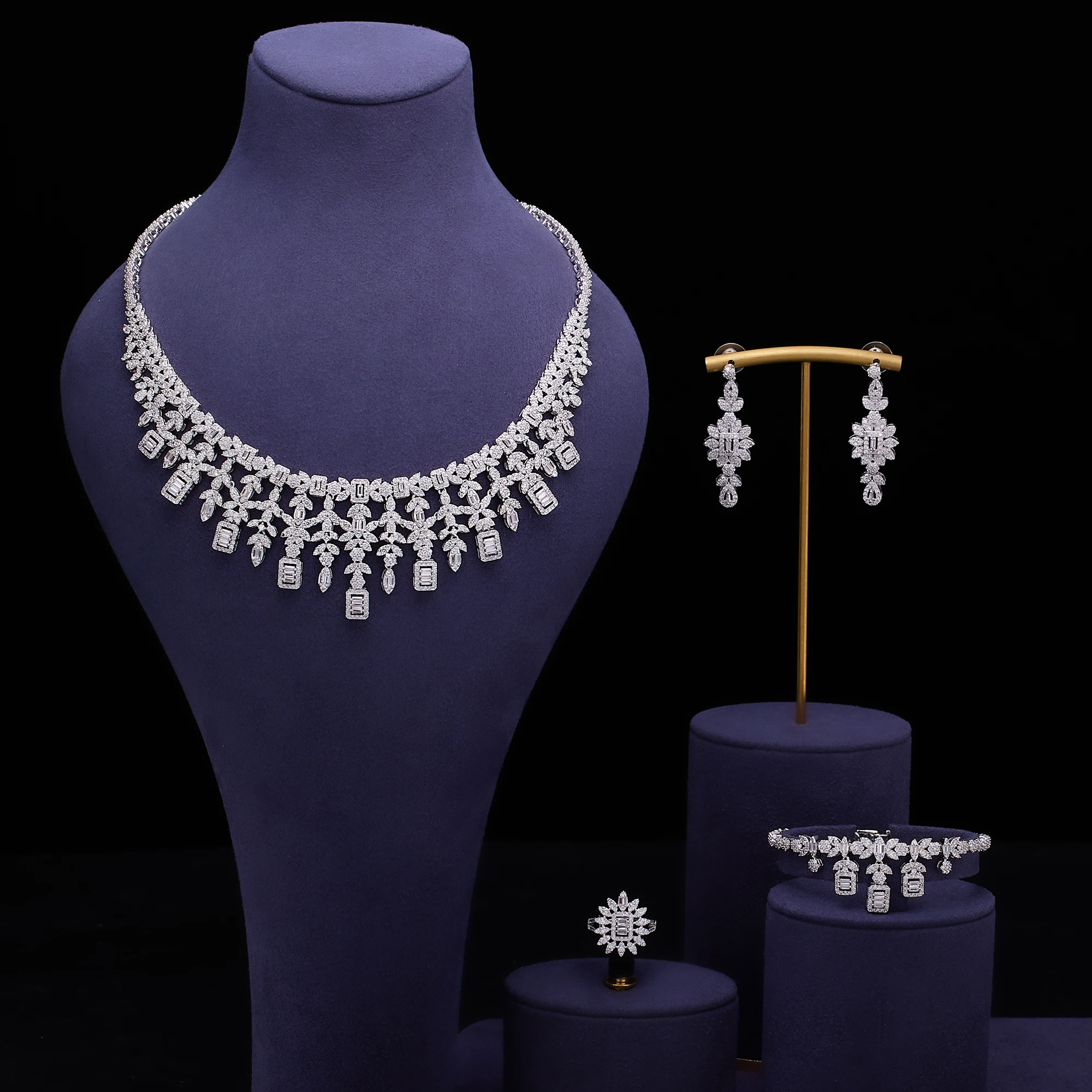 

2023 New Women's Jewelry Elegant Style Bridal Necklace Earrings Bracelet Ring Bridal Wedding Jewelry Set