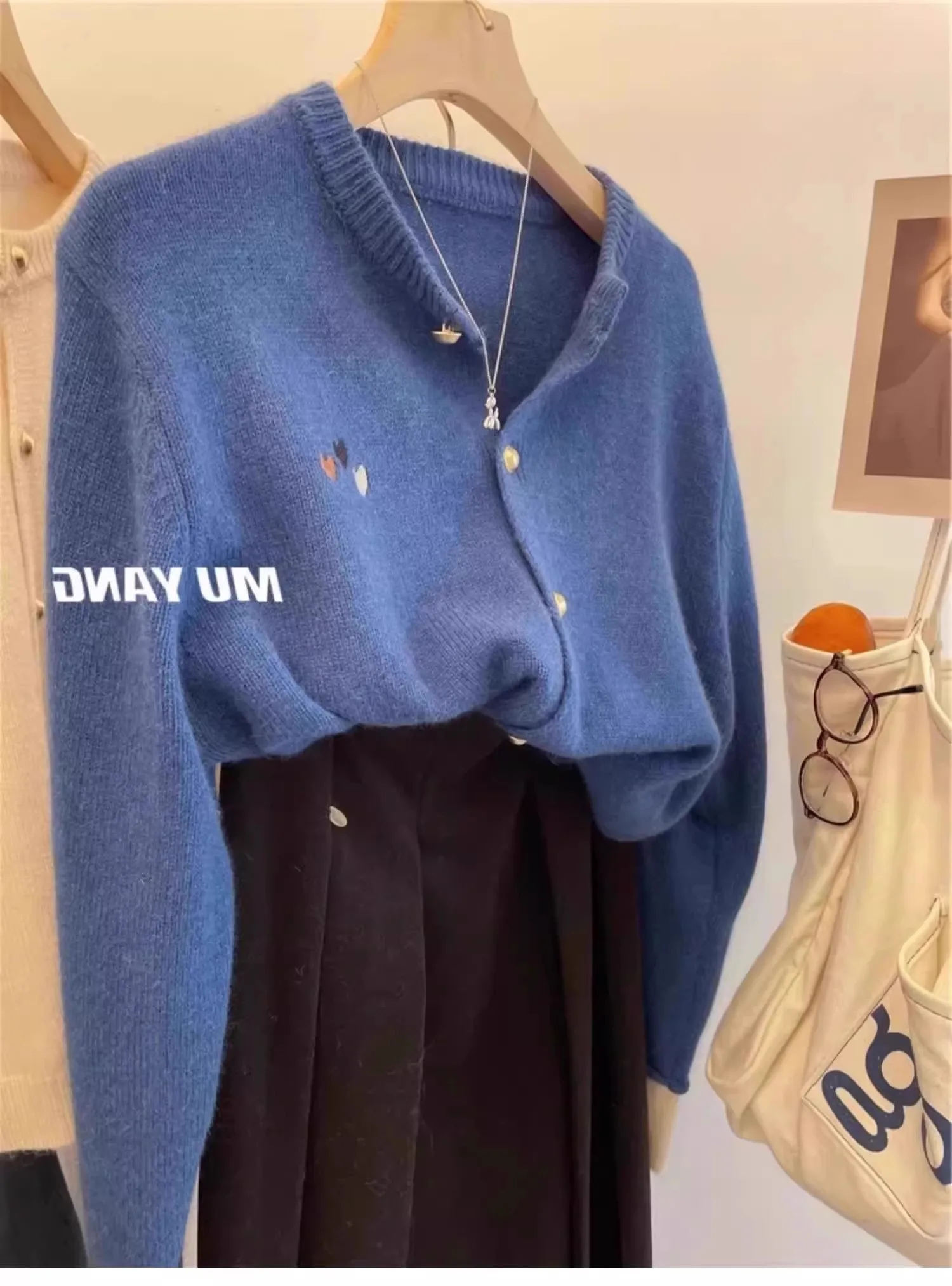 2024 Autumn and winter Cashmere Cardigan sweater Women O-Neck pullover Cashmere Cardigan knitted soft fashion warm Women 3