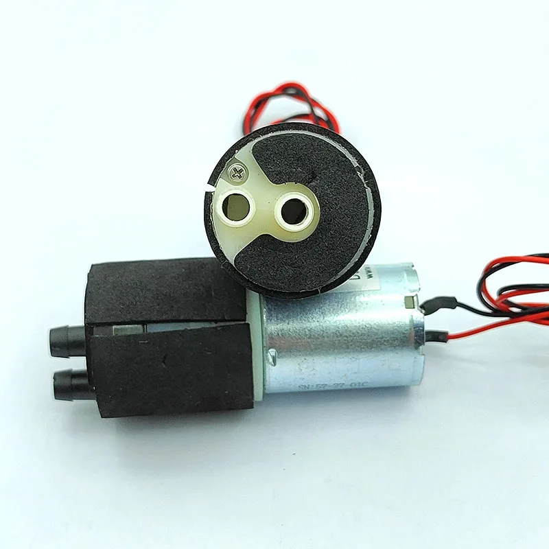 Mini Pompa Autoadescante Xuro DC 12V – Motore 370, 1 L/min, Portata 1,5 M, Sollevamento 4 M, Per Robot Pulitori E Spazzatrici, Leggera E Compatta