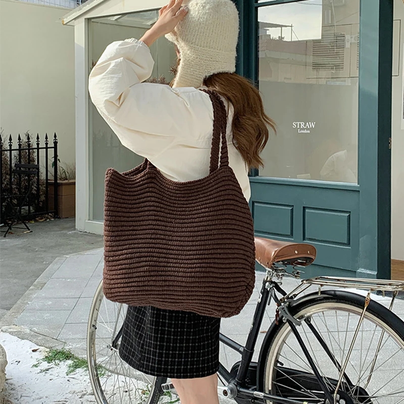 Retro Knitted Handbag for Women Autumn Winter New Korean Edition Solid Color Knitted Bag Large Capacity Travel Handheld Bag