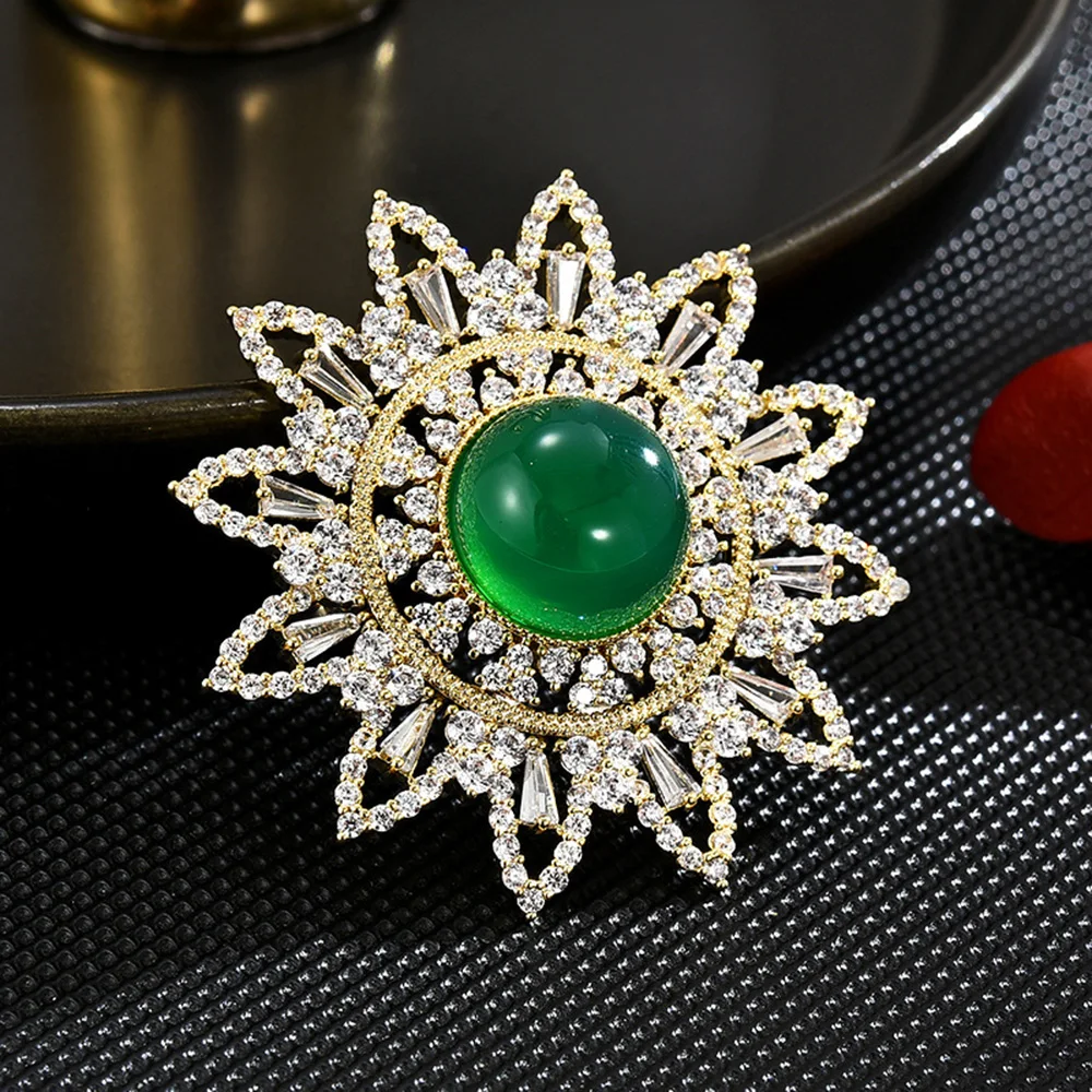 Zircon Luxury Jewelry High-end Brand Green Crystal Peacock Feather Brooch Women Suit Coat Pin Buckle Pearl Brooches Jewelry