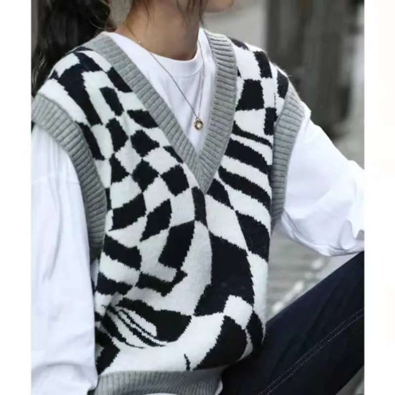 

2023 Autumn and Winter Women's Pullover V-neck Printing Patchwork Geometric Loose Sweater Fashion Casual Sleeveless Vest Tops