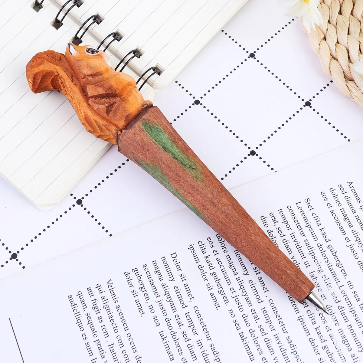 

Pure Handmade Wood Carving Animal Pen Creative Wood Carving Squirrel Ballpoint Pen Replaceable Refill Gel Pen for Students