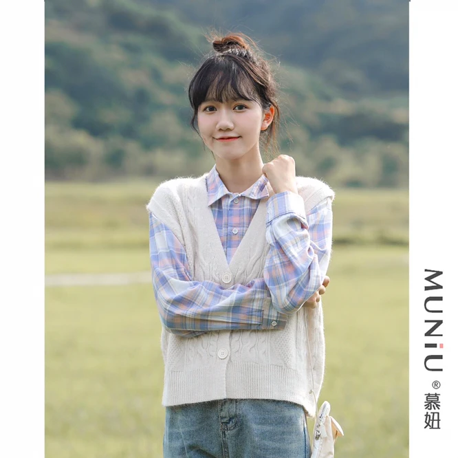 

2022 Autumn Women's Vest Cardigan Japanese Jacket With Knitted Versatile Girls College Students Outdoor Leisure Beige