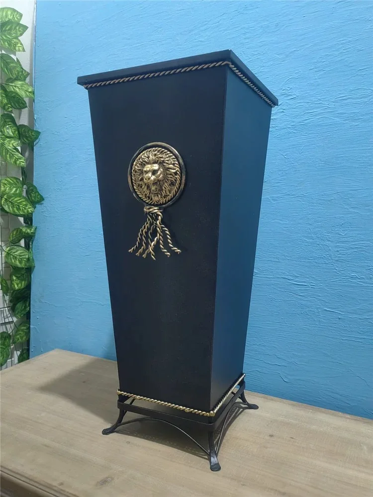 American Vintage Iron Umbrella Stand with Lion Head Design &ndash; Multi-Functional Decorative Storage