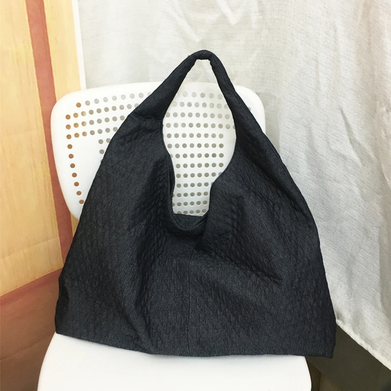 thumbnail image 1 of Bolsos de tela vaquera de gran capacidad para mujer, bolso de mano de diseñador de lujo, bolso de mano, novedad 2024, con patrón de rombos bordados, para debajo del hombro, 1 of 5