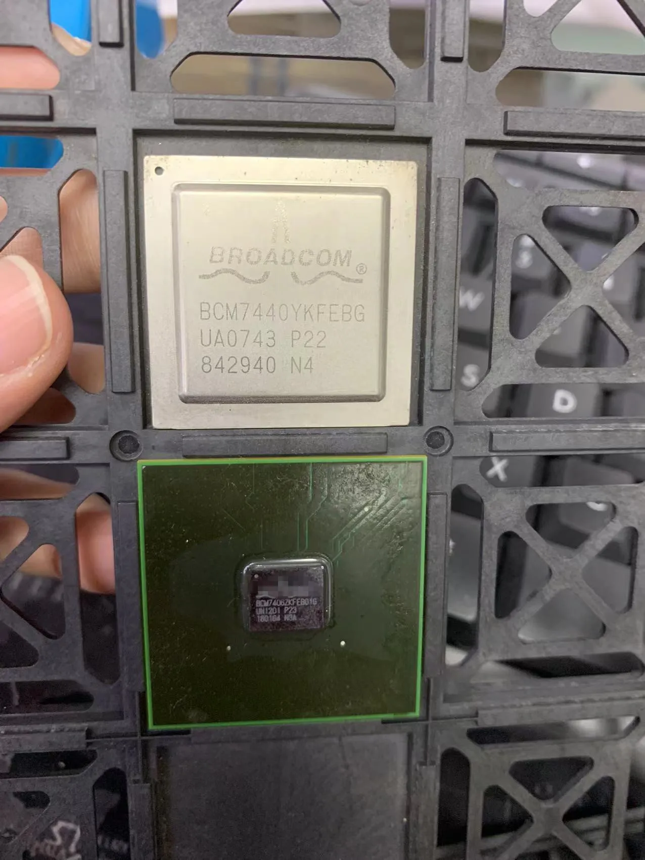 

BCM7440YKFEBG (1 шт.) подходящий BOM/универсальный чип, купить оригинал