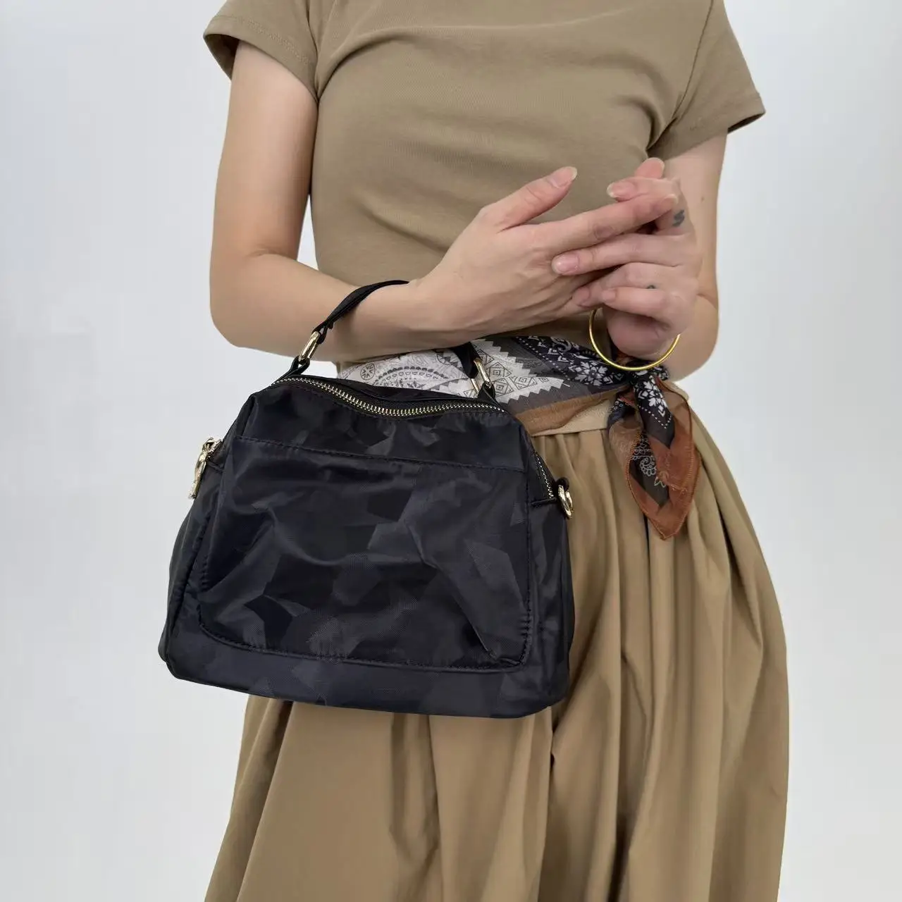 Fashionable Leopard Print Women's Shoulder Bag Simple Casual Crossbody Bag Underarm Bag Soft Nylon Lining Zipper Closure