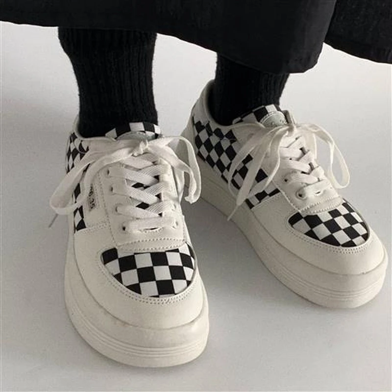 2022  spring and summer women's shoes thick-soled sneakers black and white plaid casual girls student vulcanized shoes Lace-up