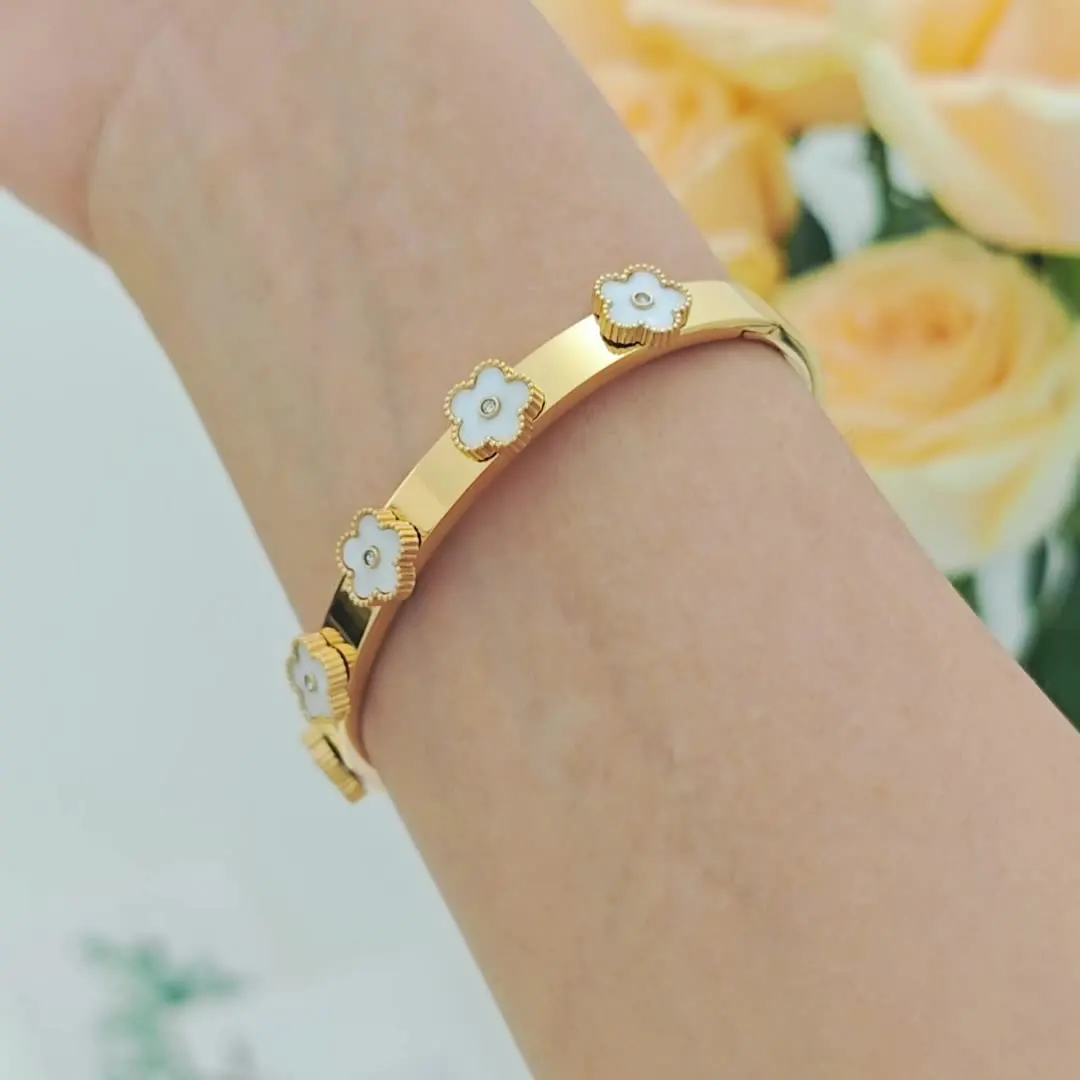 Vnox Women Classic Gold Plated Bangles With Pretty Shell Flowers