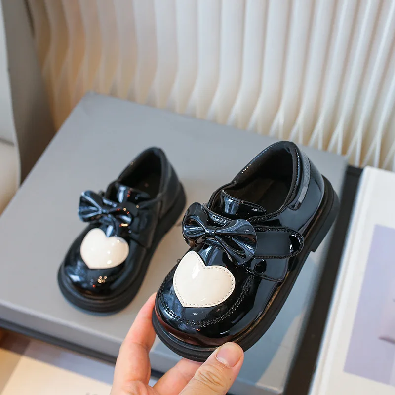 Girls Bowknot Princess Shoes 2024 New Spring Soft Bottom Children Baby Leather Shoes Kids Cute Heart Shape Single Shoes Toddler 3