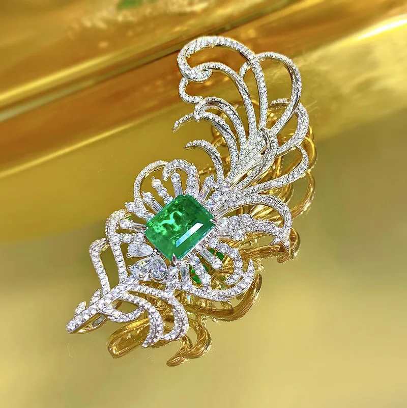 

2023 New 925 Silver 10 * 12 Emerald Feather brooch pendant with luxurious inlay and back cover design