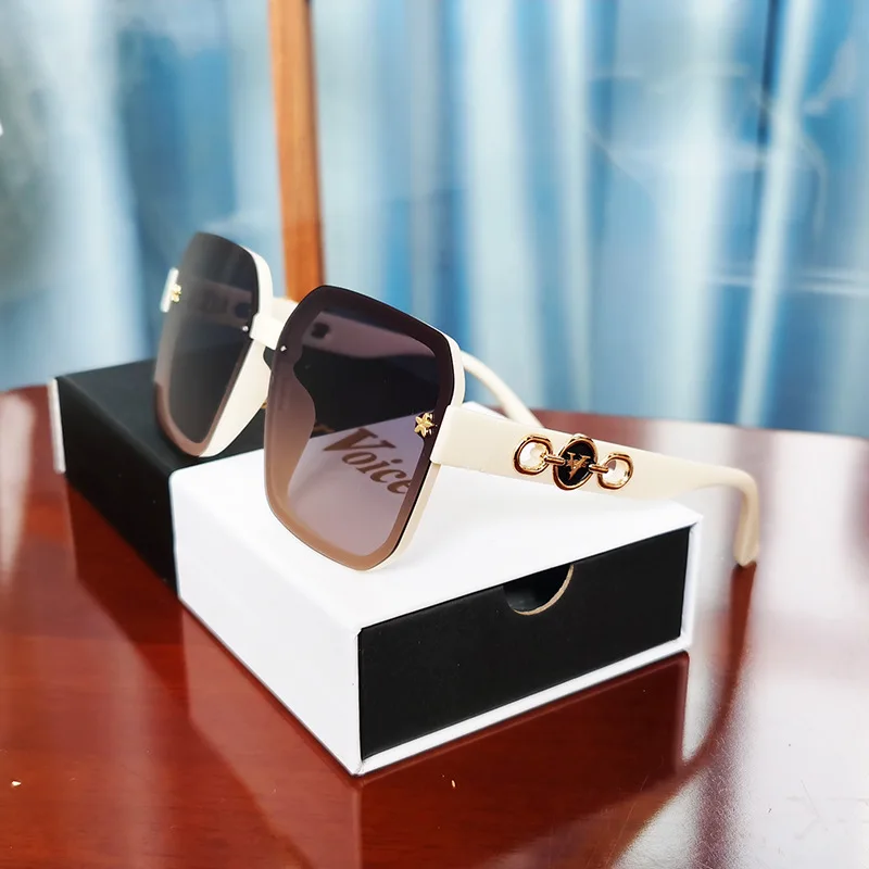 ������ ���� ���ο� ���� ���۶�, Tiktok. ���� ���� ���� ���۶�, �мųʺ��� �׶��̼� �Ȱ�