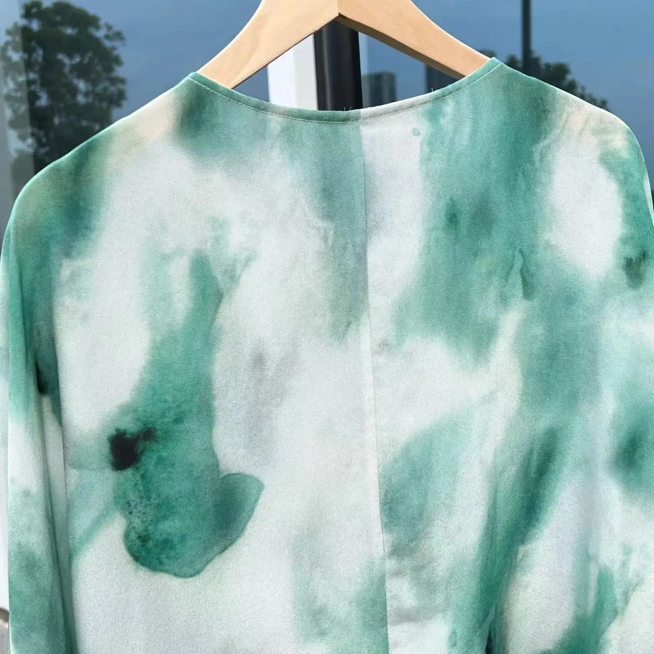 Рисунок 4 - Женская рубашка с акварельным принтом