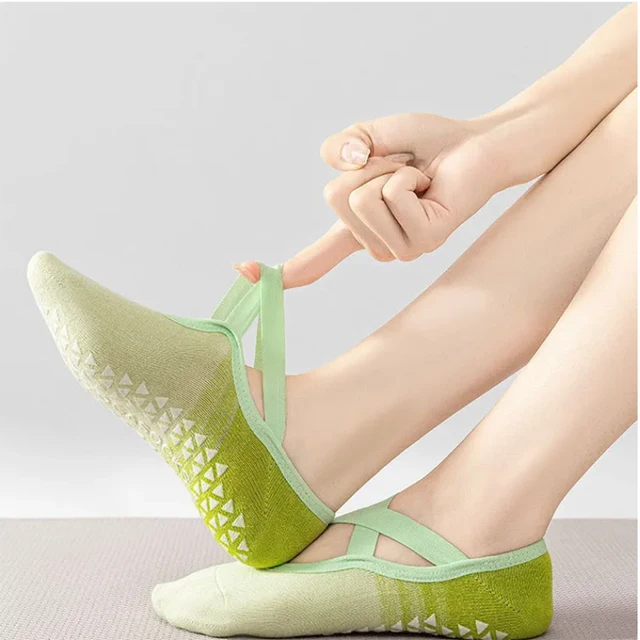 Women's Gradient Silicone Yoga Socks Non-Slip Pilates Grip No-Show Fitness Exercise Socks for Gym Training 3