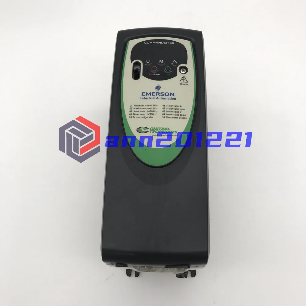 

1 шт. использованный инвертор Emerson SKC3400400 протестировал его в хорошем состоянии